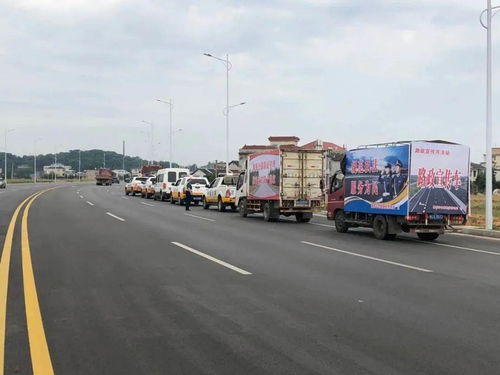 路警聯合出擊 最近幾天,湘潭多臺貨運車輛被查